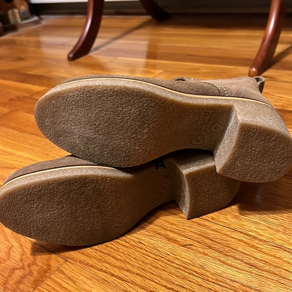 Waterproof boots - Picture 3 of 5